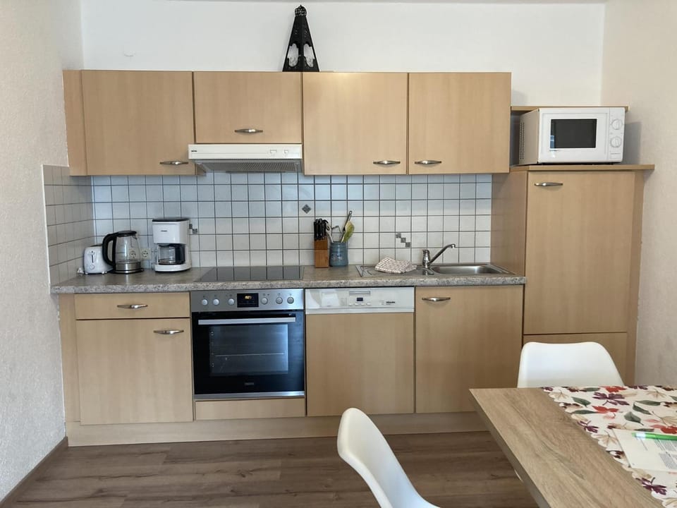 Coffee/tea facilities, Kitchen or kitchenette, Dining area, minibar, pet friendly, stove, toaster