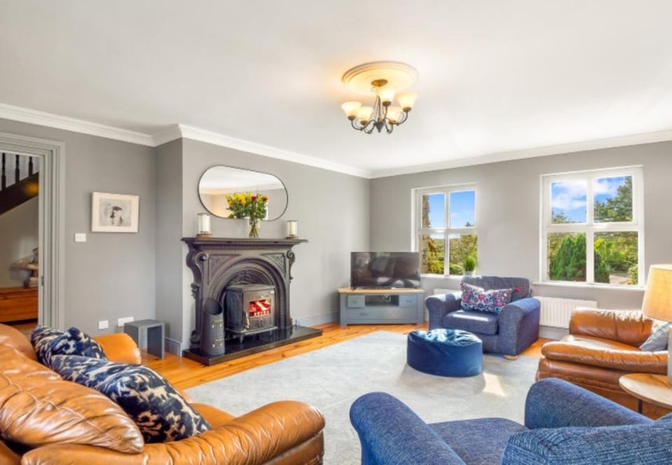 Communal lounge/ TV room, Living room