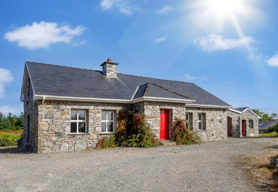 Property building, Facade/entrance, Off site