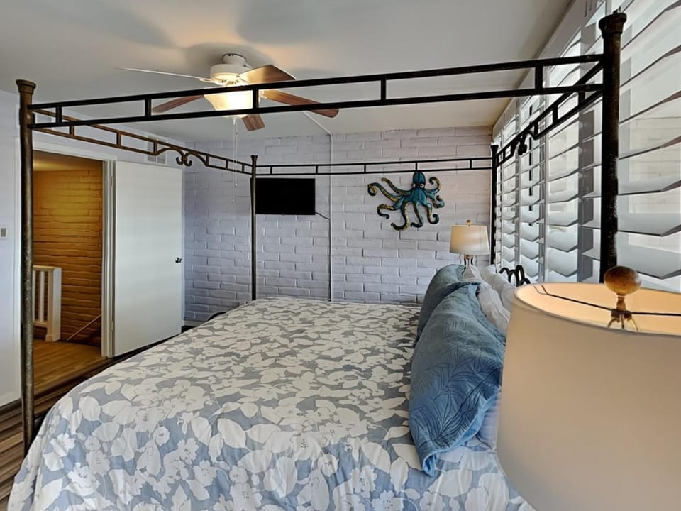 Bed, TV and multimedia, Bedroom, furniture