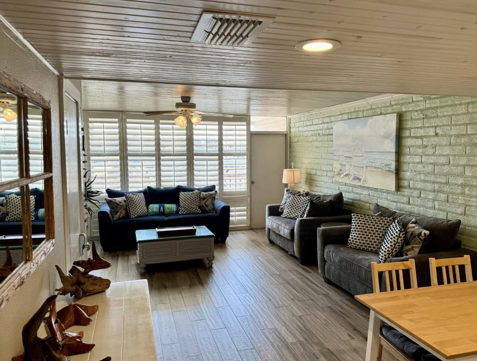 Living room, Seating area, furniture, air conditioner