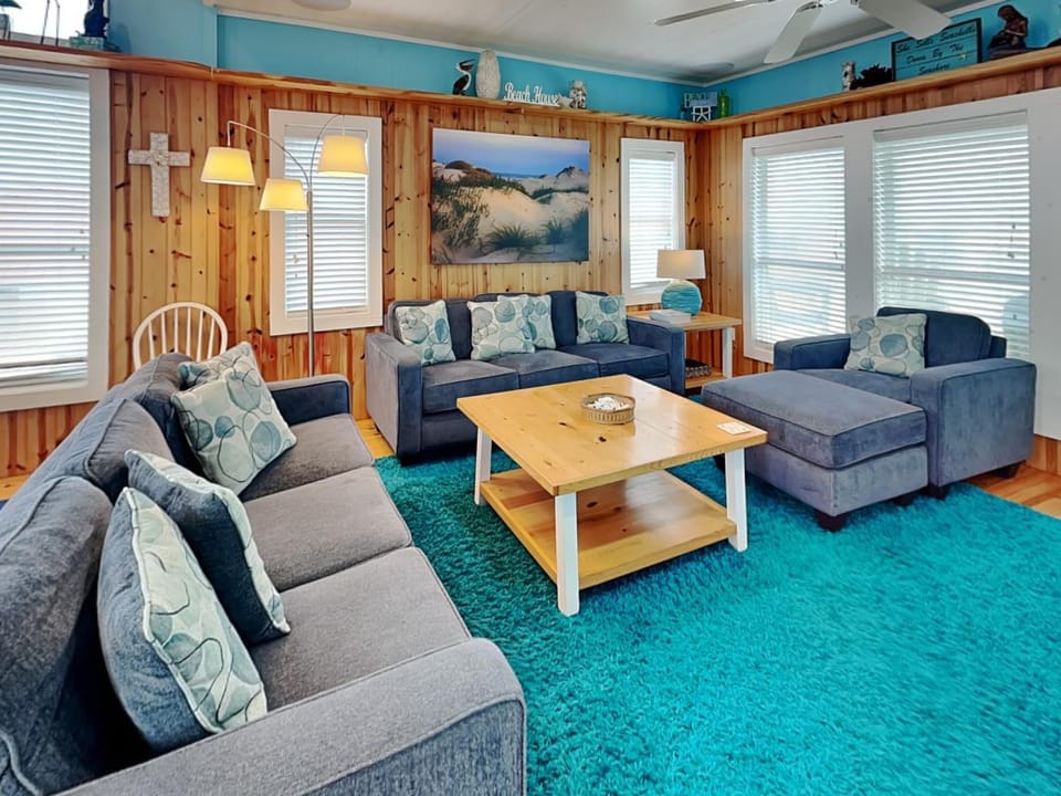 Living room, Seating area, furniture