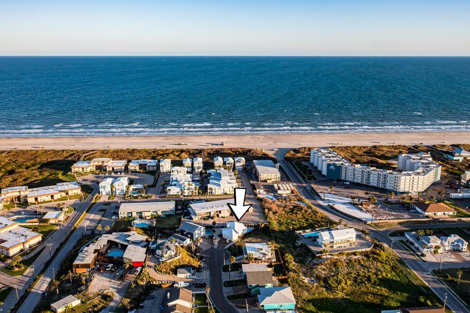 Property building, Neighbourhood, Bird's eye view, Beach