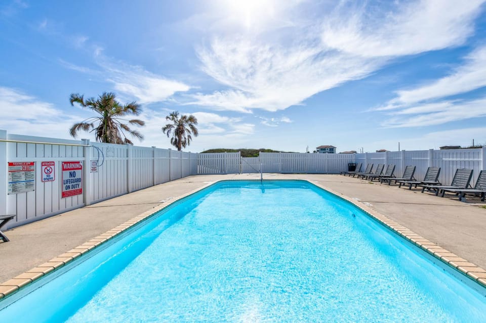 Seating area, Swimming pool