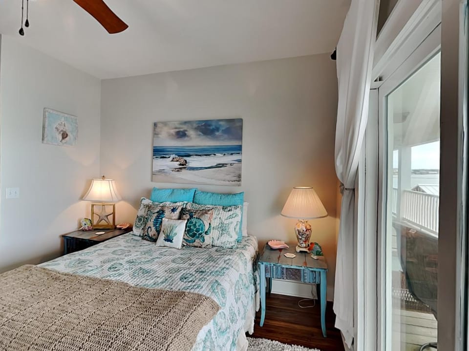 Bed, Balcony/Terrace, Bedroom