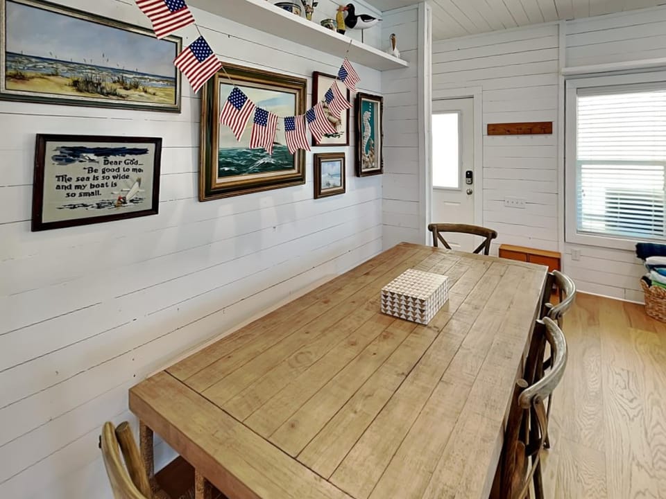 Dining area, furniture