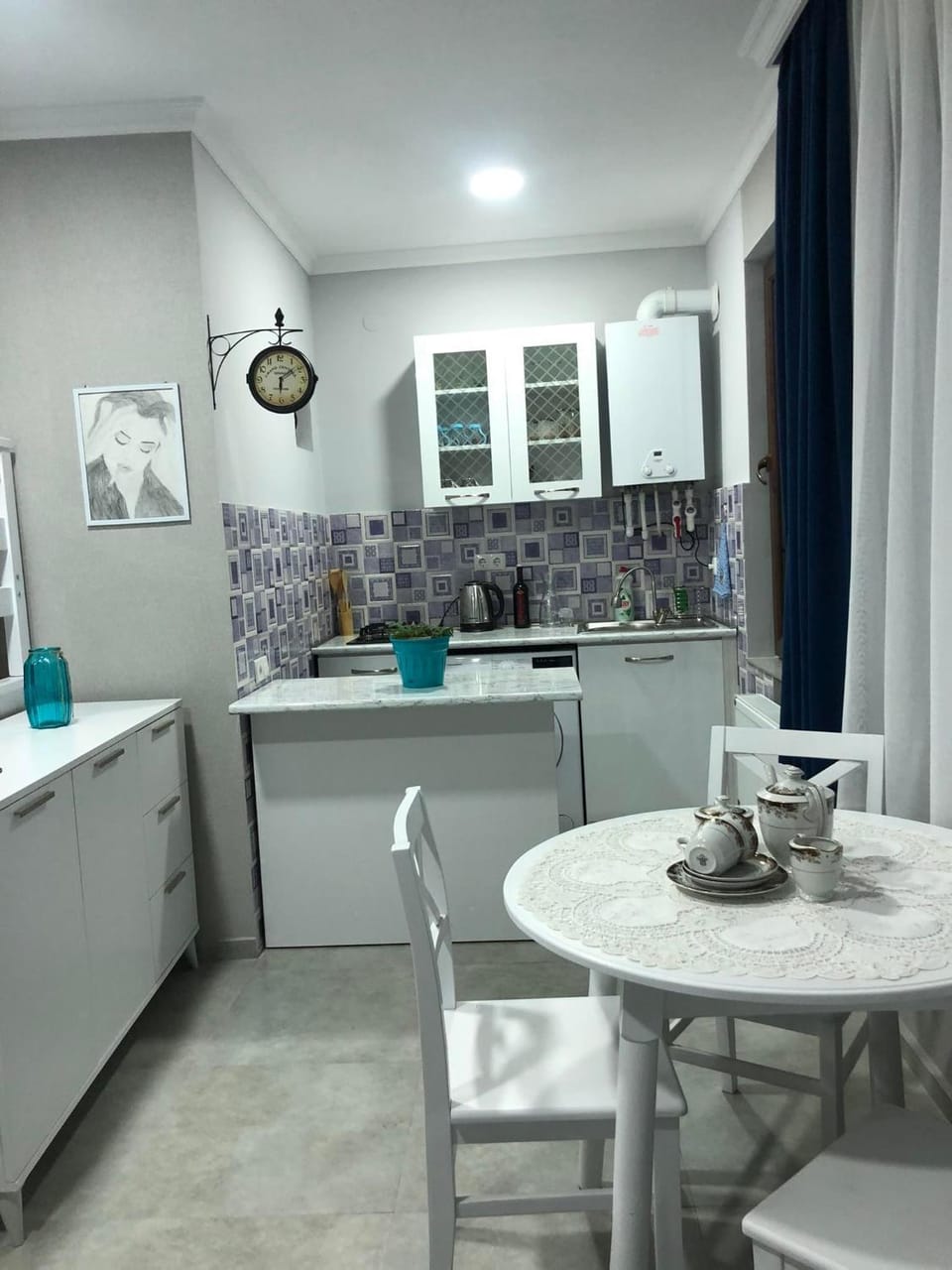 Kitchen or kitchenette