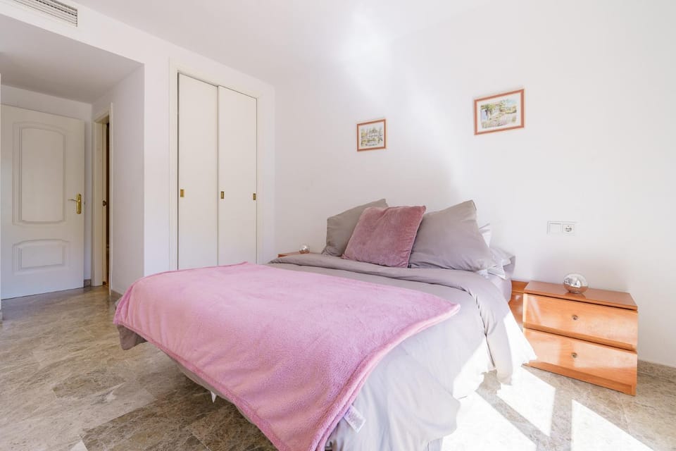 Bed, Photo of the whole room, Bedroom, wardrobe
