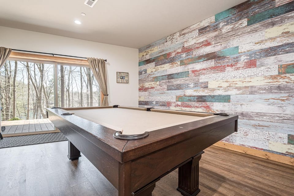 Billiard, Game Room, Garden view