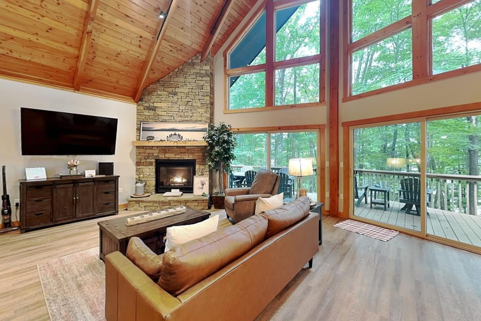 TV and multimedia, Balcony/Terrace, Living room, Seating area, Garden view, fireplace, furniture