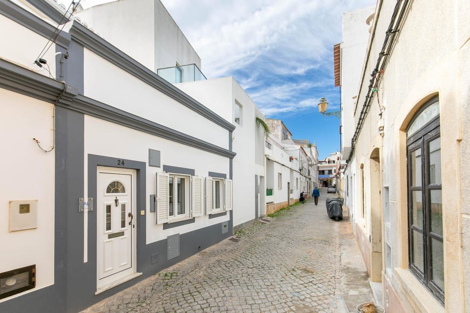 Casa da Alegria House in Lagos