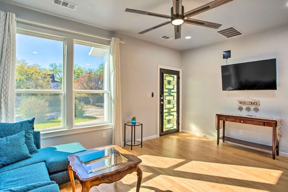 Denison Home w/ Balcony: Walk to Downtown! House in Lake Texoma