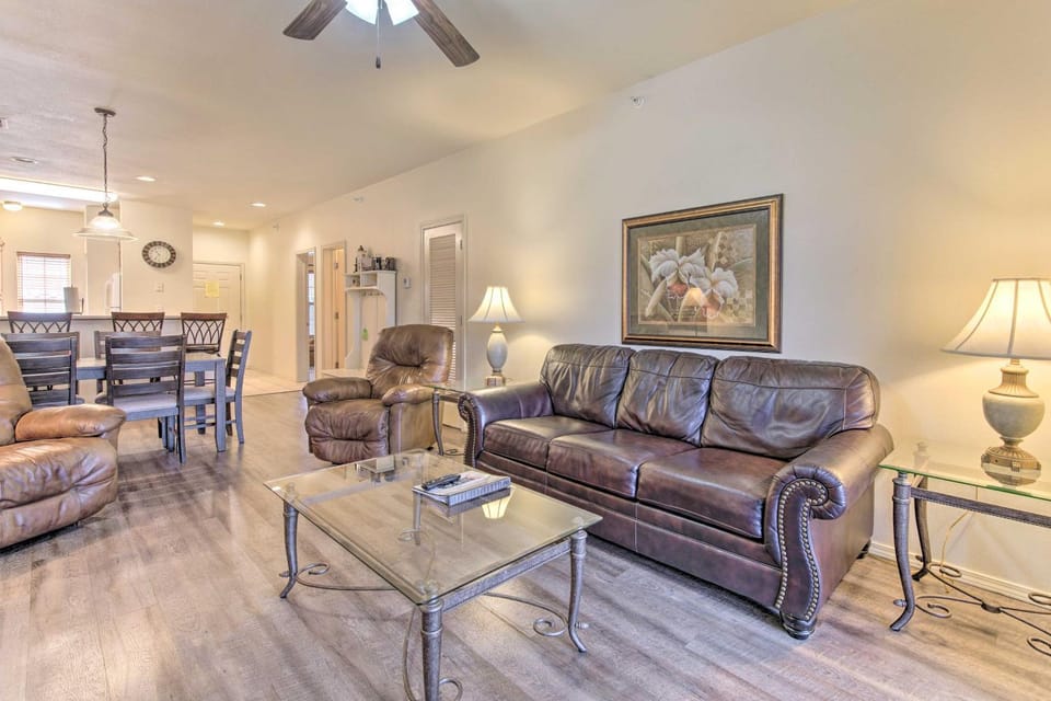Cozy Condo w/ Nature Views: Branson Getaway House in Table Rock Lake