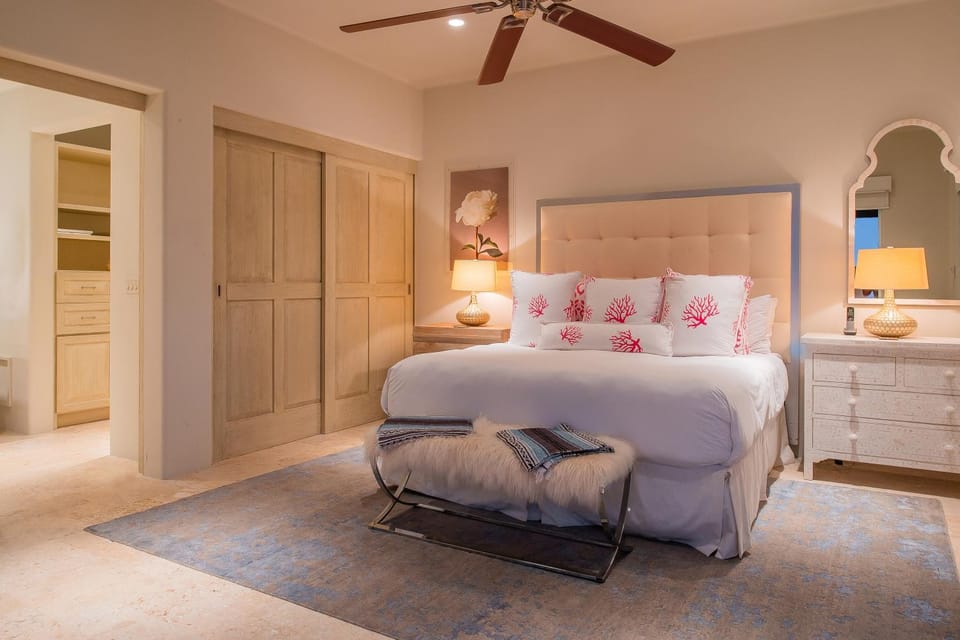 Beautiful 3 Bd Villa with Staff and Steps from the Beach in Del Mar Palmilla Villa in Baja California Sur
