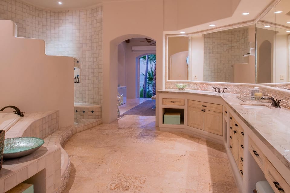 Beautiful 3 Bd Villa with Staff and Steps from the Beach in Del Mar Palmilla Villa in Baja California Sur