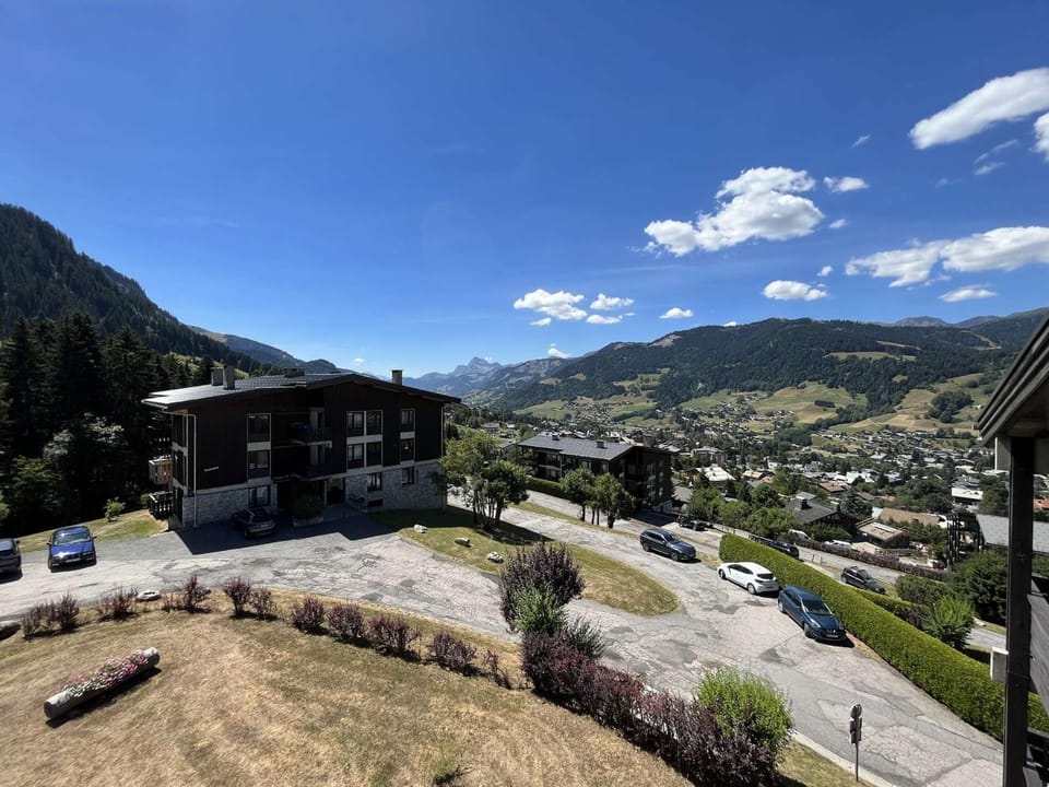 Studio + Alcôve 4 Couchages, Balcon, Parking, Skis - Proche Rochebrune, Megève - FR-1-597-168 Apartment in Megève