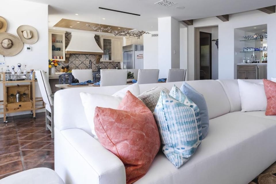 Luxurious 5bd Del Mar Palmilla Villa Staffed and Swimmable Beach Villa in Baja California Sur