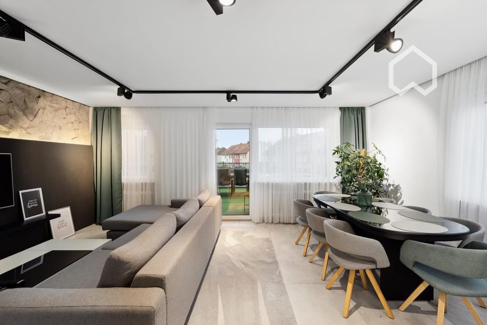 TV and multimedia, Living room, Dining area