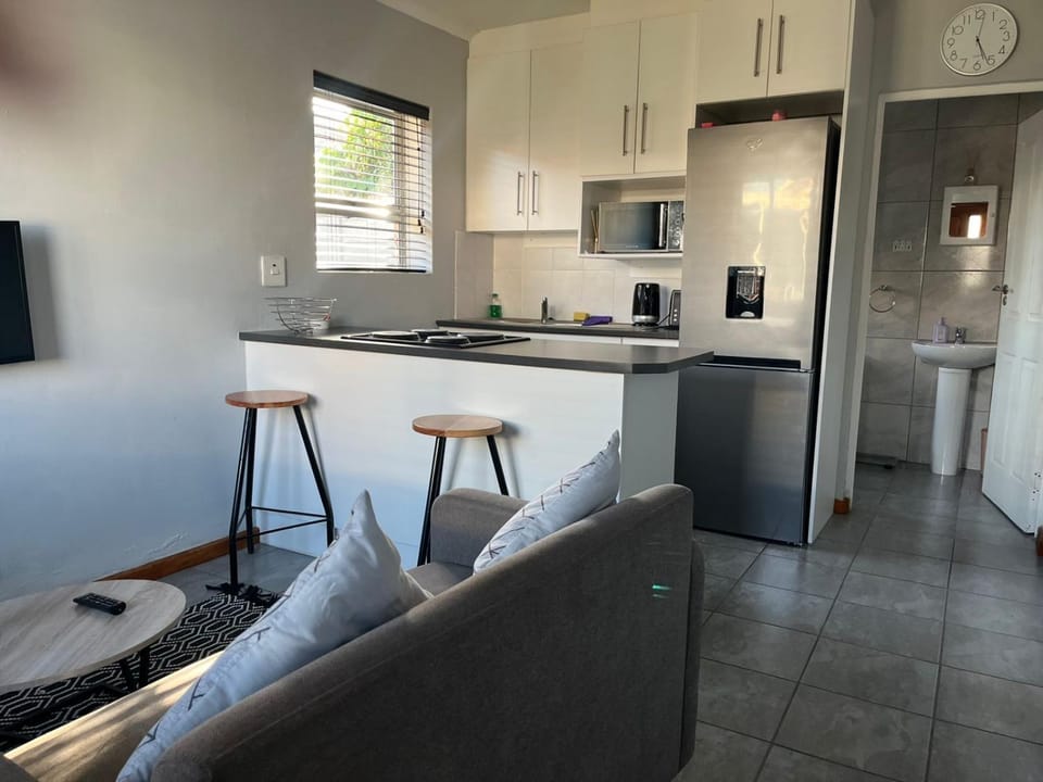 Lathitha Self-Catering Apartment in Port Elizabeth