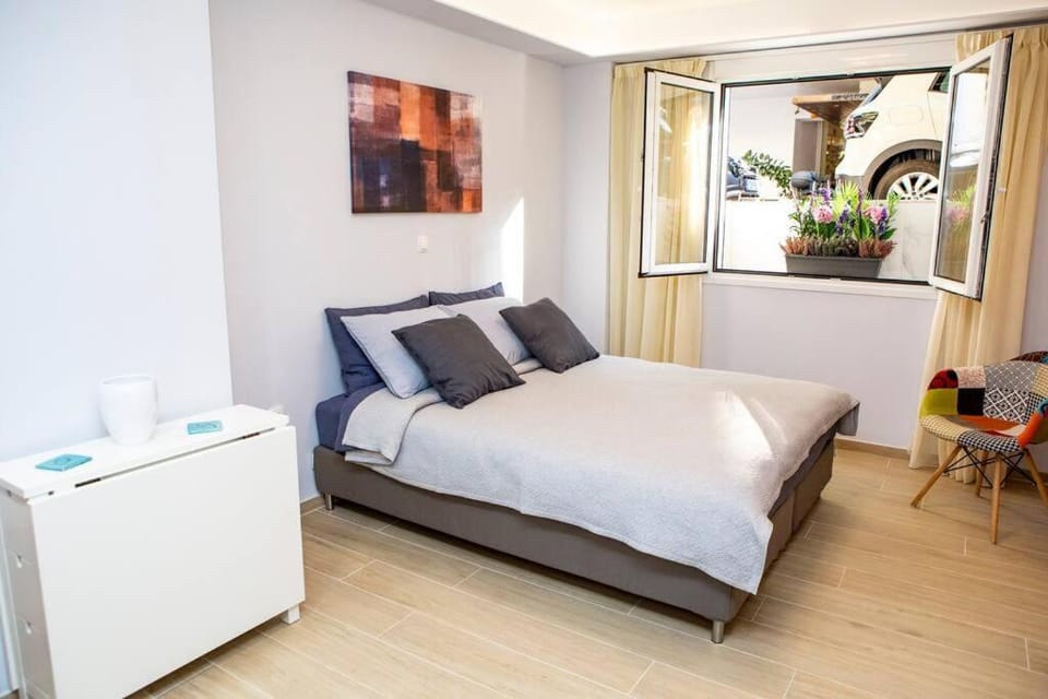 Bed, Photo of the whole room