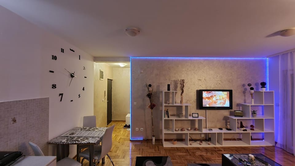 TV and multimedia, Dining area