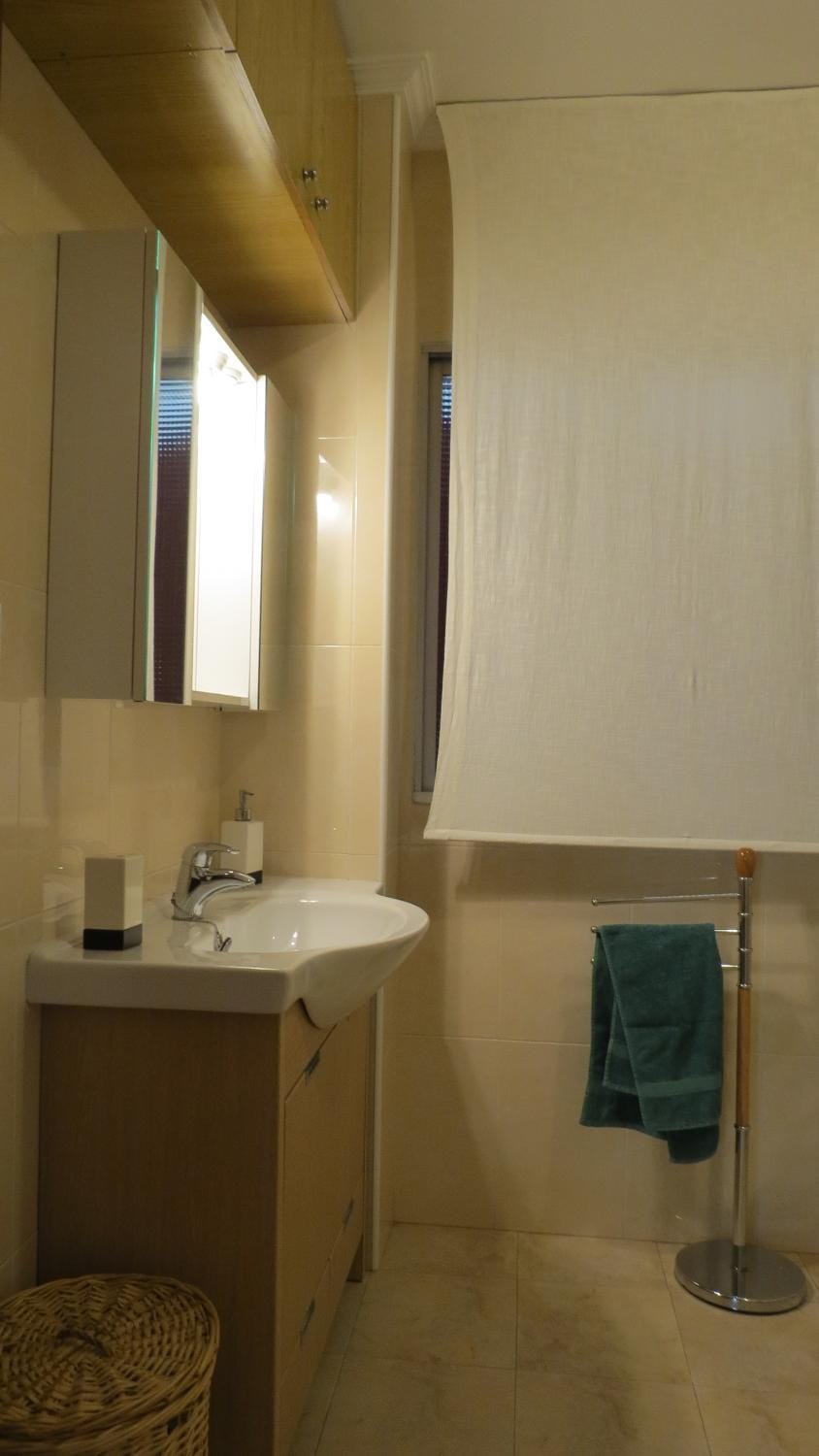Bathroom, Decorative detail
