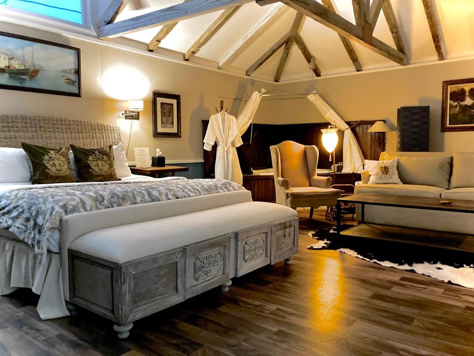 Living room, Photo of the whole room, Seating area