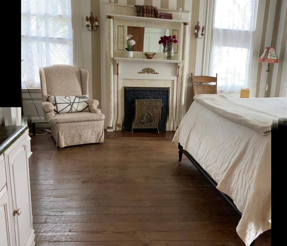 Bed, Seating area, Swimming pool, Breakfast