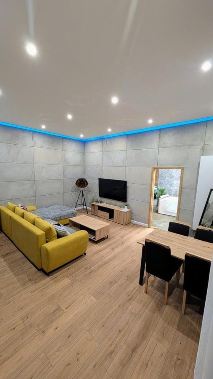 TV and multimedia, Living room, Dining area