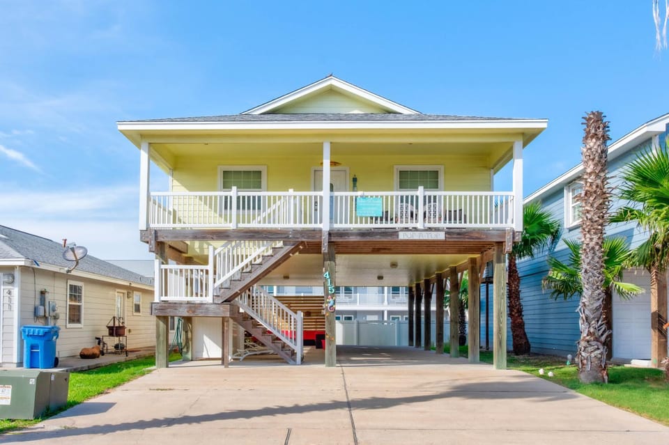 Property building, Facade/entrance, Neighbourhood, Balcony/Terrace, Parking