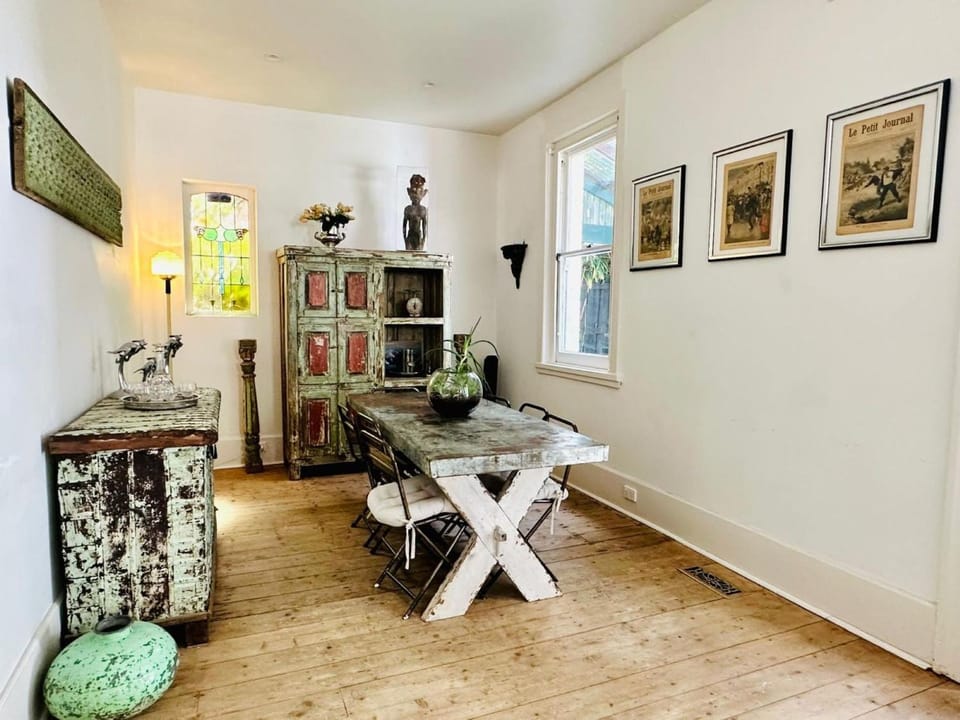 Elwood Eclectic Gem Walk to St Kilda beach - Flexible Home offering 4 or 6 Bedrooms. Contact us Now for Pricing on Request House in Saint Kilda