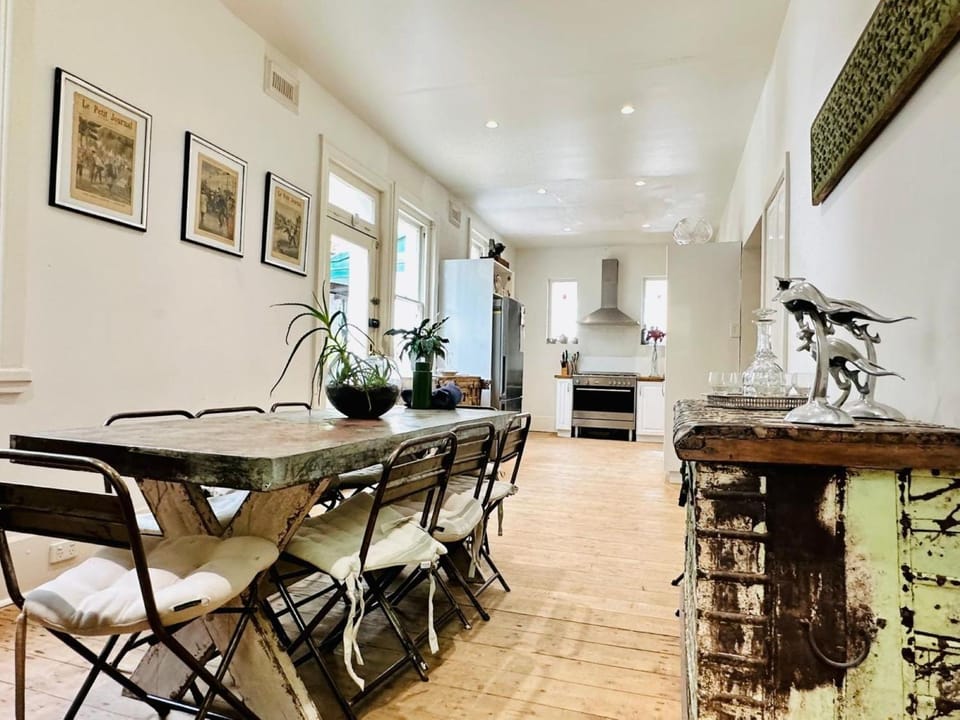 Elwood Eclectic Gem Walk to St Kilda beach - Flexible Home offering 4 or 6 Bedrooms. Contact us Now for Pricing on Request House in Saint Kilda