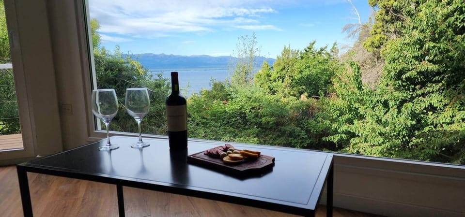 Modern apartment with Lake view - Nahuel Huapi Apartment in San Carlos Bariloche