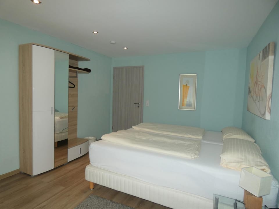Bed, Photo of the whole room, Bedroom, wardrobe