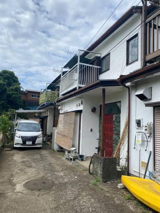 Property building, Street view