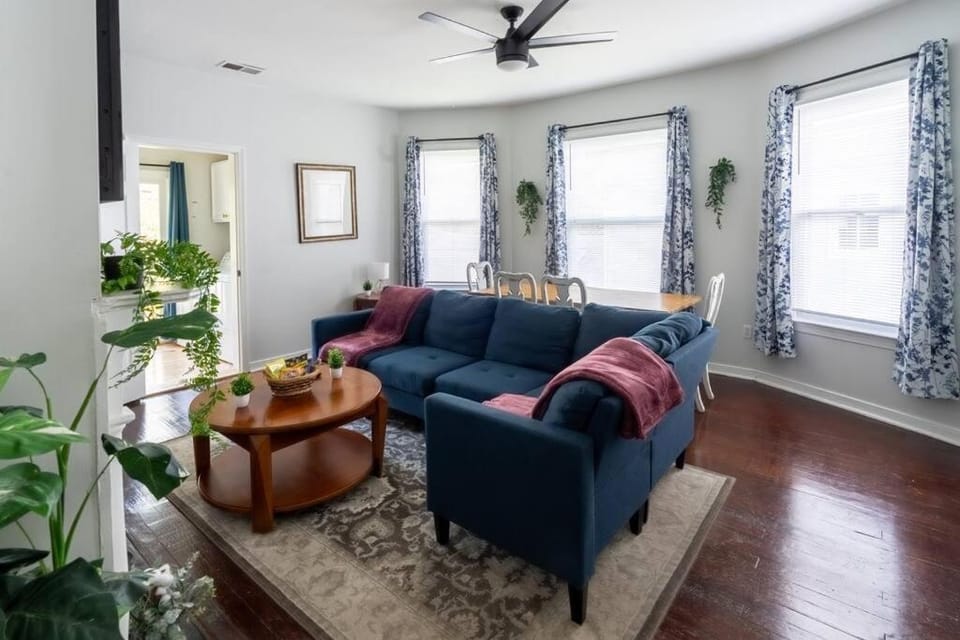 Living room, Seating area, fireplace