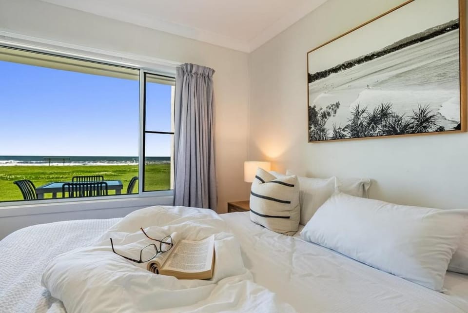 Absolute Beachfront Apartment 2B Apartment in Lennox Head