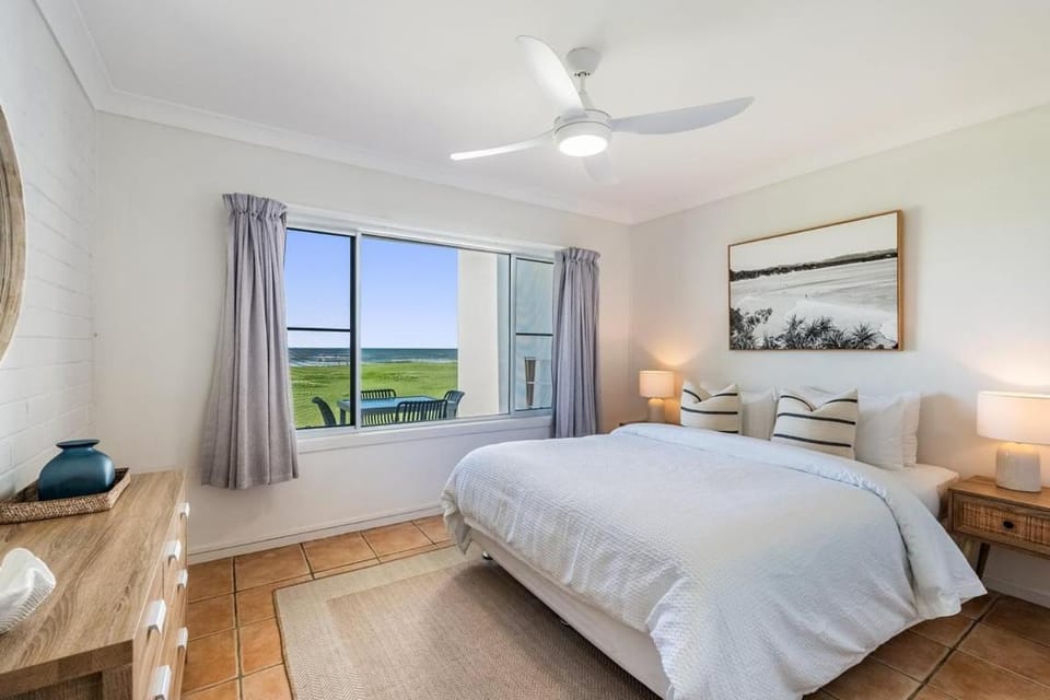 Absolute Beachfront Apartment 2B Apartment in Lennox Head