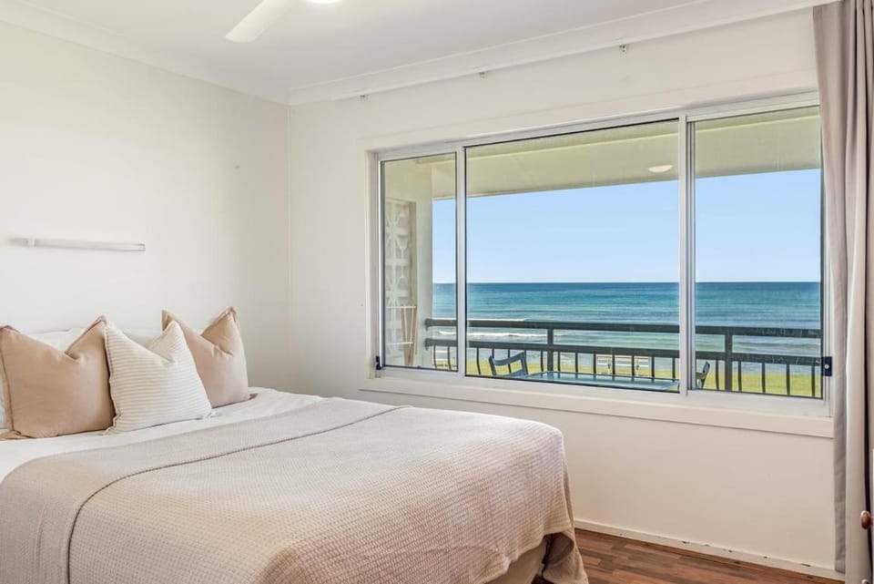 Absolute Beachfront Apartments 3T Apartment in Lennox Head