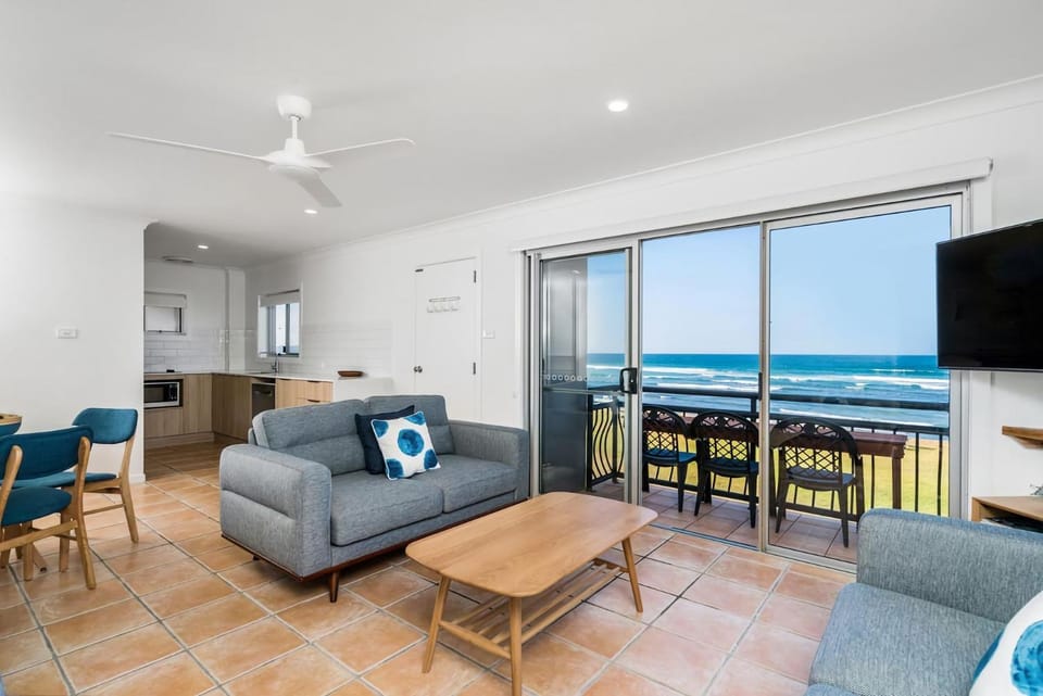 Absolute Beachfront Apartment 4T Apartment in Lennox Head