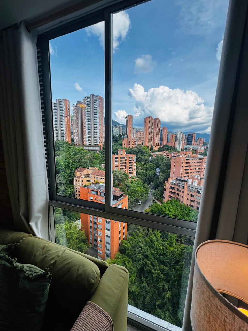2205 Apartamento Poblado en la zona rosa de medellín Apartment in Medellin