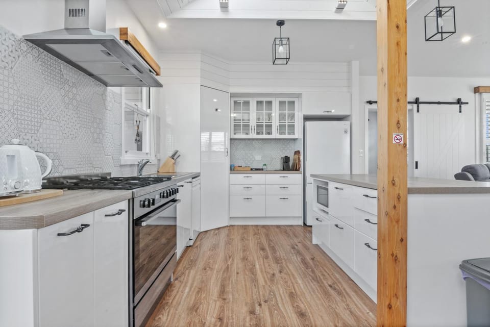 SALTAIR Beach House Right in Town House in Portland
