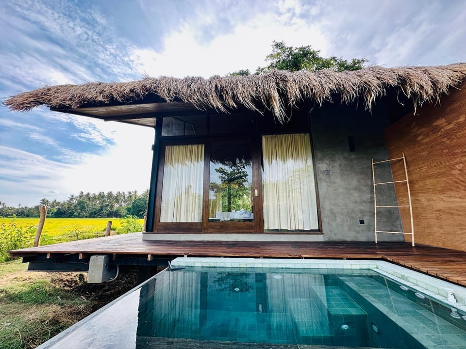 Property building, Garden view, Pool view, Swimming pool