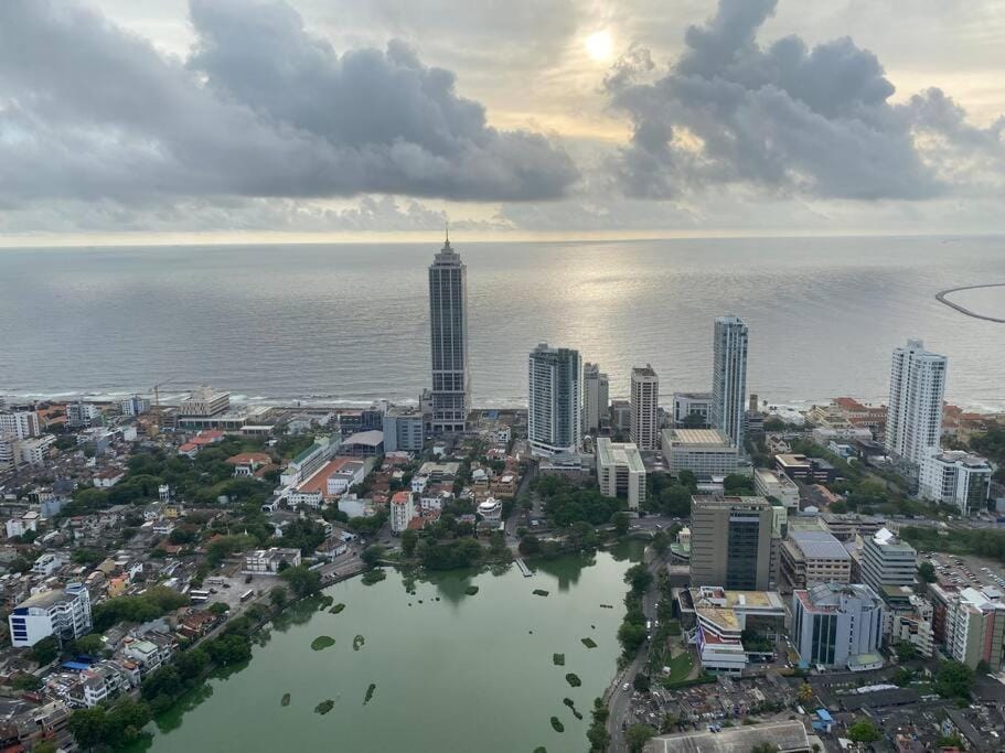 City view, Sea view