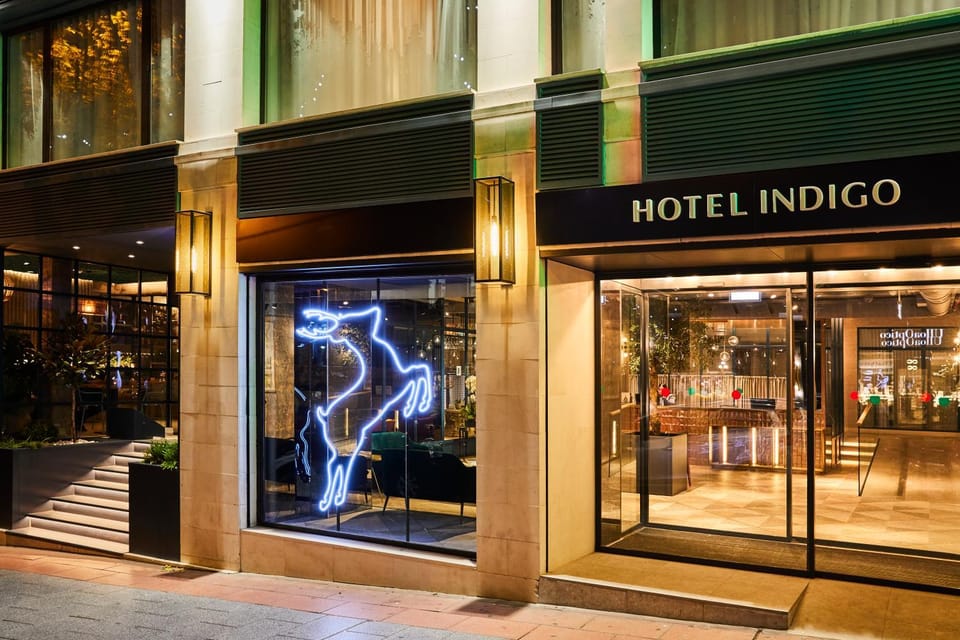 Facade/entrance, Off site, Property logo or sign, City view
