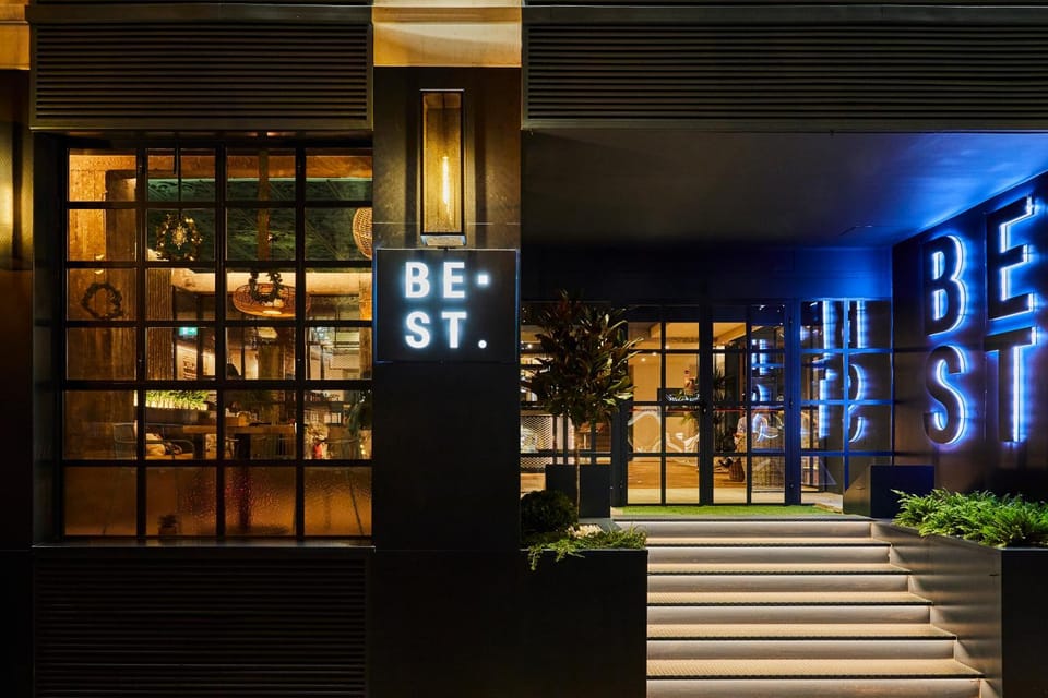 Facade/entrance, Food and drinks