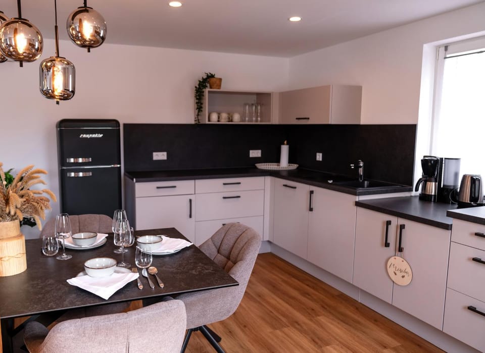 Dining area, kitchen