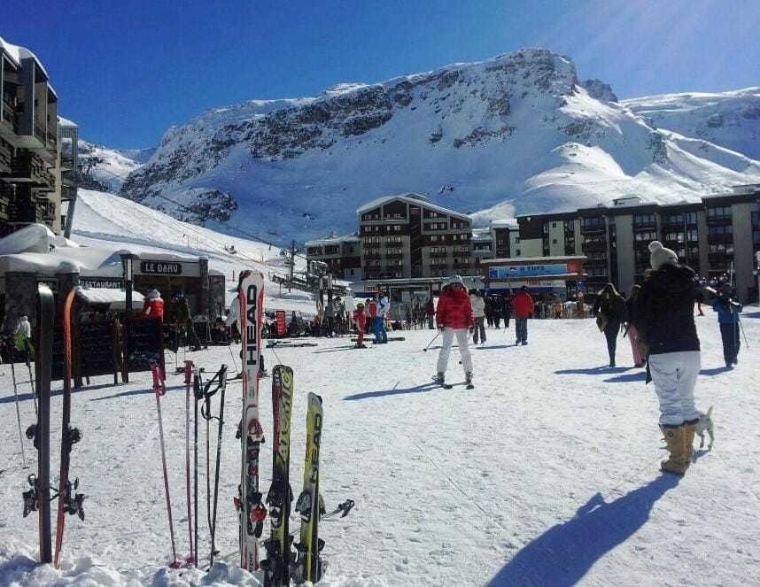 Skiing, Mountain view