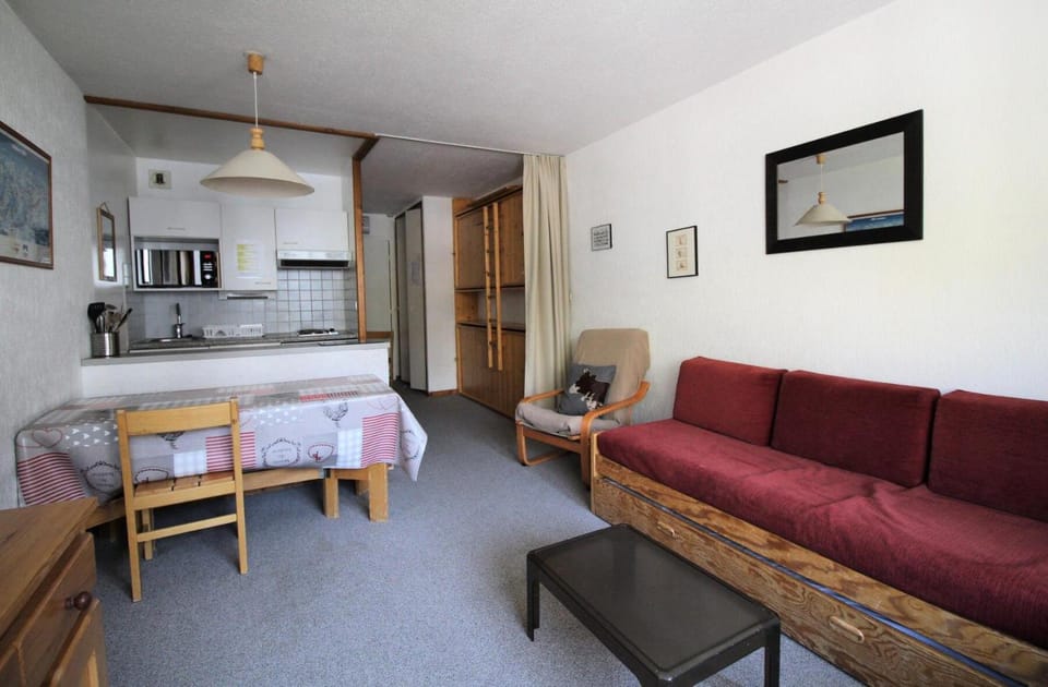 Bed, Living room, fireplace, kitchen