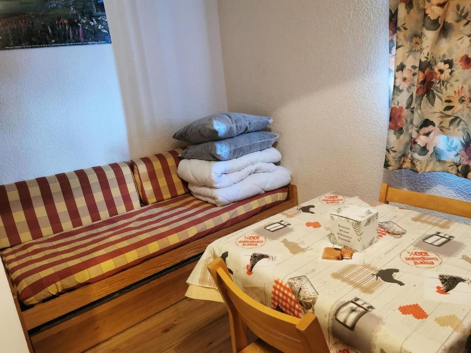 Bed, Bedroom, furniture